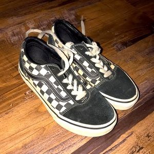 Like new checkered Vans~ 🖤